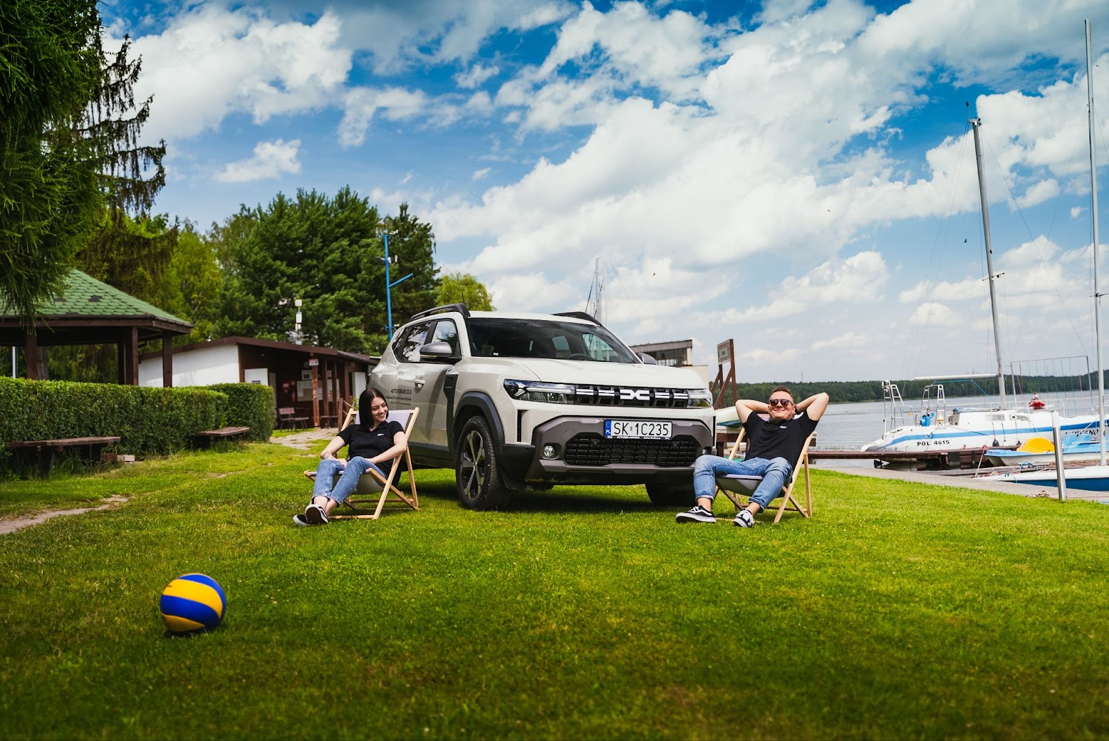 Przykład rebrandingu marki Dacia